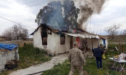 Kırıkhan’da ev yangını paniğe neden oldu