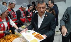 Özel, memleketi Manisa'daki iftarda merhum başkanları andı