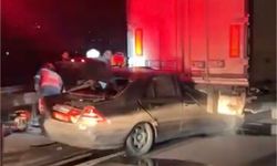 Anadolu Otoyolu’nda otomobil tıra çarptı