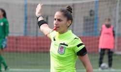 Süper Lig’de 22 yıl sonra bir ilk: Maça kadın hakem atandı