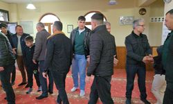 Gelenek sürdü: Bayramlaşma halkası küsleri bir araya getirdi