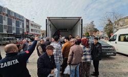 Edirne'de Ramazan bereketi: 1 ton hamsi ücretsiz dağıtıldı