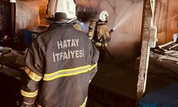 Hatay'da pazarcı esnafının işyerinde alevler yükseldi