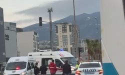 Hatay’da kavşakta kaza: Motosiklet havada takla attı