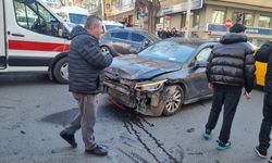 Mithatpaşa–Meşrutiyet caddesi kesişiminde trafik kazası