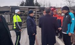 Yalova’da işçileri taşıyan midibüs devrildi: 20 yaralı