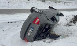 Yozgat'ta yan yatan otomobilde 4 kişi yaralandı