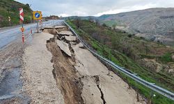 Siirt’te heyelan: Eruh yolunda çökme meydana geldi