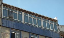 Esenyurt'ta 5 katlı binada korkutan yangın