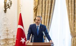 Bakan Fidan Londra’da Türk vatandaşlarıyla buluştu