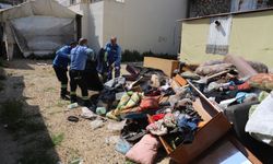 Mahalle şikayeti sonrası evden 1 kamyon atık boşaltıldı