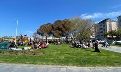 Samsun'da güneşi gören park  ve sahie koştu