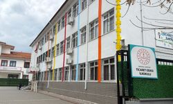 Akhisar’da okulda tavan sıvası düştü: 3 öğrenci yaralı