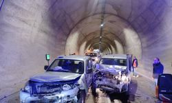 Artvin’de tünel kazası kamerada: 7 yaralı