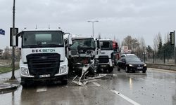 Ankara Çubuk'ta üç beton mikseri birbirine girdi