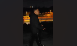 Sokakta uzun namlulu silahla dolaşan şahıs paniğe neden oldu