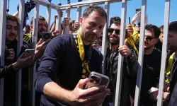 Fenerbahçe taraftarı Tedesco’yu yalnız bırakmadı