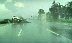 Adana’da otoyol gişelerinde panelvan takla attı