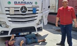Marketten çıkan yayaya tır çarptı