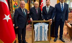 Bahçeli’ye Erzurumspor forması takdim edildi