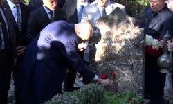 Bahçeli’den Türkeş’in kabrine bayram ziyareti