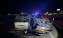 Aksaray’da otomobil beton mikserine çarptı