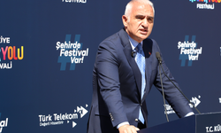 Bakan Ersoy: Festivaller esnafa can suyu oluyor