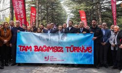 Erdal Beşikcioğlu Üç Fidan Anmasına Katıldı