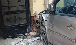 Eskişehir’de can pazarı: Araç yayaların arasına girdi