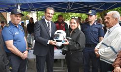 Manisa Salihli’de trafik güvenliği için kask dağıtıldı