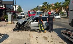Sollama sırasında kontrolünü kaybetti, refüje çarptı
