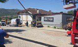 Denizli’de otomobil depo duvarına çarptı