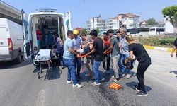 Manavgat'ta yağ akıtan kamyonet kazaya yol açtı