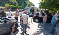 Zonguldak’ta zincirleme kaza: Araç cami bahçesine girdi