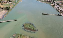 Türkiye ve Suriye’den Fırat Nehri'ne yüzer köprü