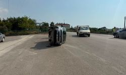 İki otomobil çarpıştı! Araçta sıkışan sürücüyü itfaiye kurtardı