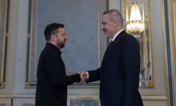 Zelenskiy’den Hakan Fidan’a liyakat nişanı