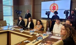 Öğrencilerden okullarda akıllı telefon yasağı talebi