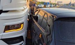 Ayvalık’ta tır ile otomobil çarpıştı: 6 yaralı