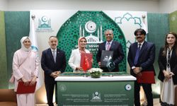 Bakan Göktaş Pakistan'da ikili temaslarda bulundu