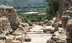 Aspendos’un 2 bin yıllık Tiyatro Caddesi gün yüzüne çıktı