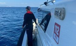 Didim açıklarında sürüklenen lastik bottaki kişi kurtarıldı