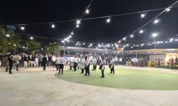 Düğünde çıkan yangına rağmen halaya devam ettiler