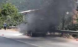 Bursa’da seyir halindeki araç alevlere teslim oldu