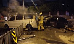 Sultanbeyli’de park halindeki minibüse çarpan otomobil alev aldı