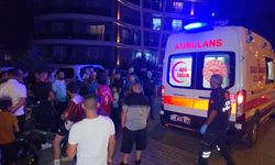 Aydın'da kamyonete çarpan motosiklet otoparka savruldu