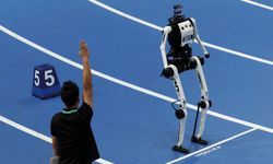 İnsansı robot 100 metrede Bolt’un derecesini geride bıraktı