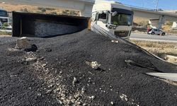 Ankara Mamak'ta kontrolden çıkan tır devrildi