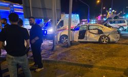 Bingöl’de otomobil TIR’a çarptı: 5 kişi yaralandı
