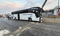 Adana'da yolcu otobüsü alt geçide çarptı: 11 kişi yaralandı